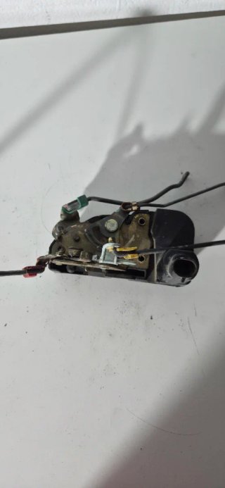 Cerradura Izquierda Chrysler Voyager GS 2.4I 1997