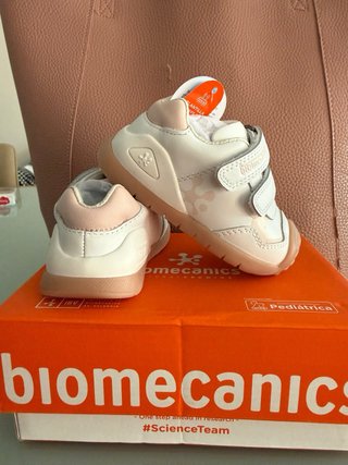 Deportivas Biomecanics bebé talla 18