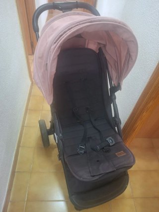 Silla de paseo Kinderkraft rosa y negra