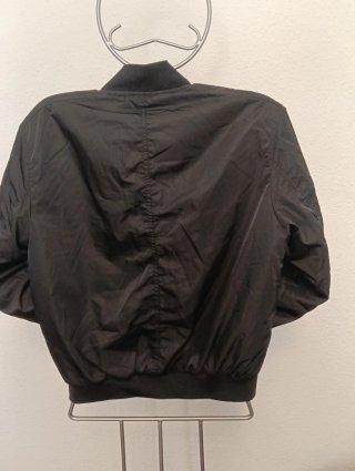 Cazadora Bomber Bershka Negra Talla S