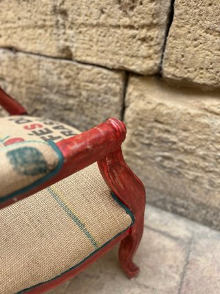 Butaca de autor única con estampado de café