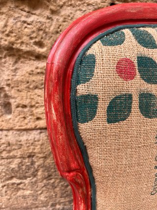 Butaca de autor única con estampado de café
