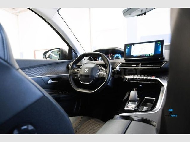 Peugeot 3008 Hybrid 225 e-EAT8 Allure