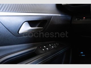 Peugeot 3008 Hybrid 225 e-EAT8 Allure