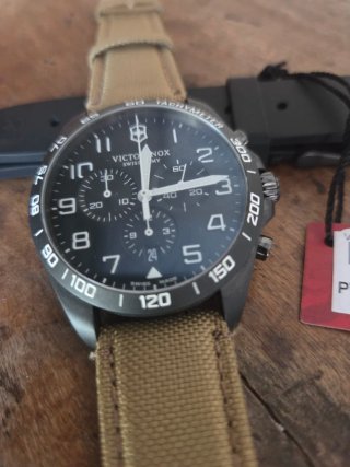 Victorinox Fieldforce Chronograph Beige/Negro
