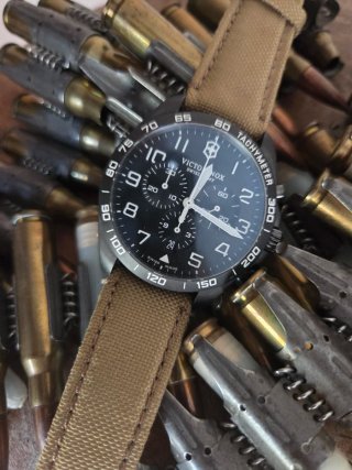 Victorinox Fieldforce Chronograph Beige/Negro