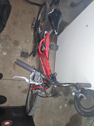 Bicicleta infantil roja