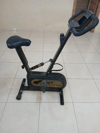 Bicicleta Estática TNT Electrónica le falta monito