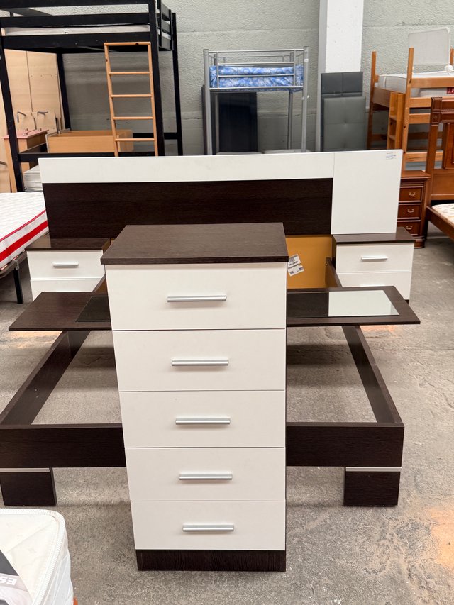 Dormitorio completo moderno