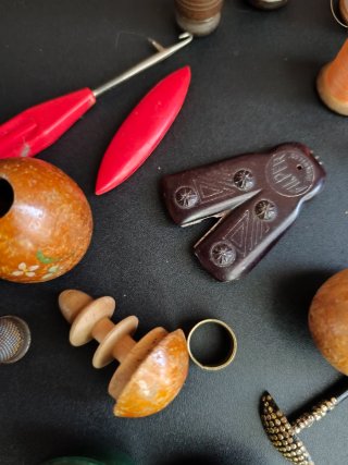 Lote con útiles de costura vintage