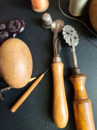 Lote con útiles de costura vintage
