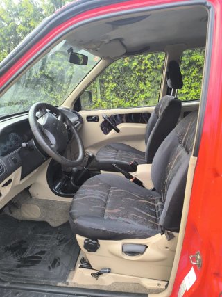 Nissan Terrano II 2000