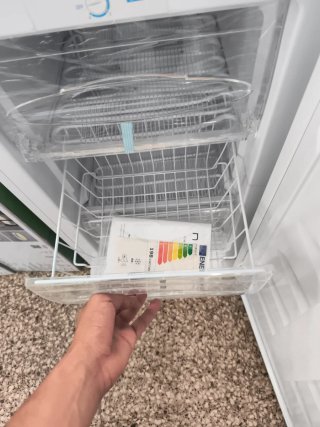 Congelador pequeño Nevir 200€