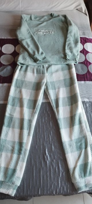 Pijama Invierno Verde y Blanco.