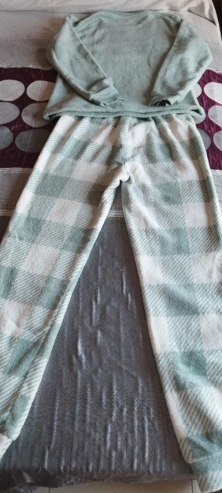 Pijama Invierno Verde y Blanco.