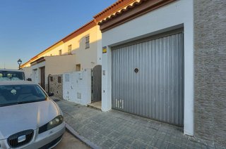 Casa adosada en venta en Umbrete