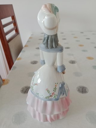 Figura decorativa de porcelana