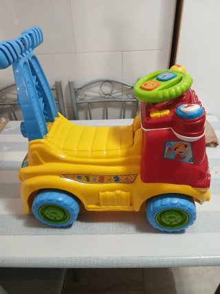 Correpasillos infantil con volante y luces sonidos