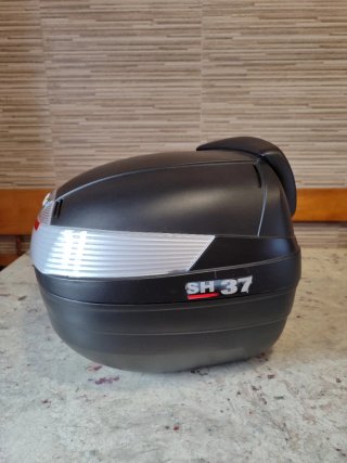 Baúl Moto SH37 Negro