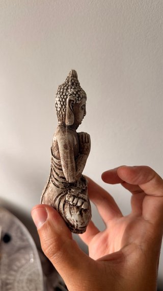 Figura decorativa de Buda efecto piedra