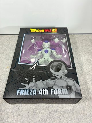 Figura Frieza 4th Form Dragon Stars Series Bandai