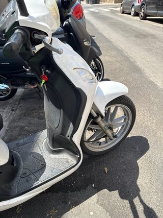 Moto Scooter SYM 125cc Blanca