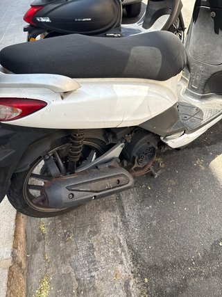 Moto Scooter SYM 125cc Blanca