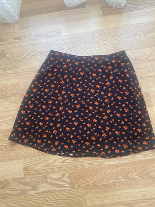 Falda corta Eseoese flores talla S