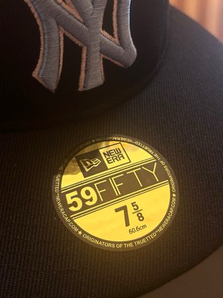 Gorra NY x Supreme Negra Cerrada