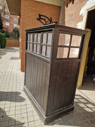Conjunto de muebles antiguos de madera