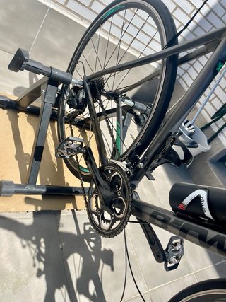 Bicicleta de carretera B'TWIN negra