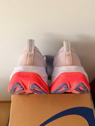 Asics Superblast 2 Tokyo Edición Limitada