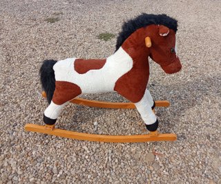 Cavallo a dondolo per bambini