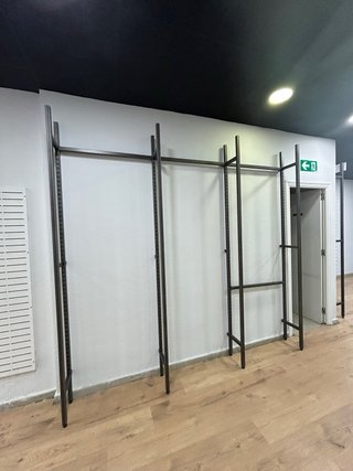 Mobiliario completo tienda de ropa – 19 cremallera