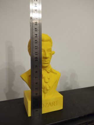 Busto de Mozart amarillo
