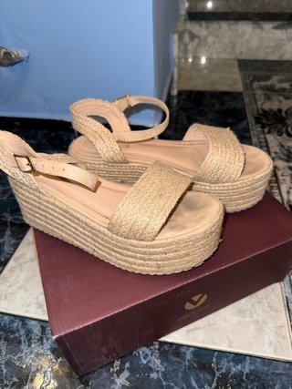 Sandalias cuña esparto beige