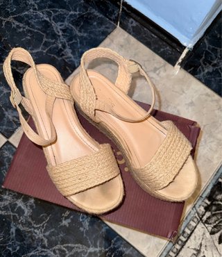 Sandalias cuña esparto beige