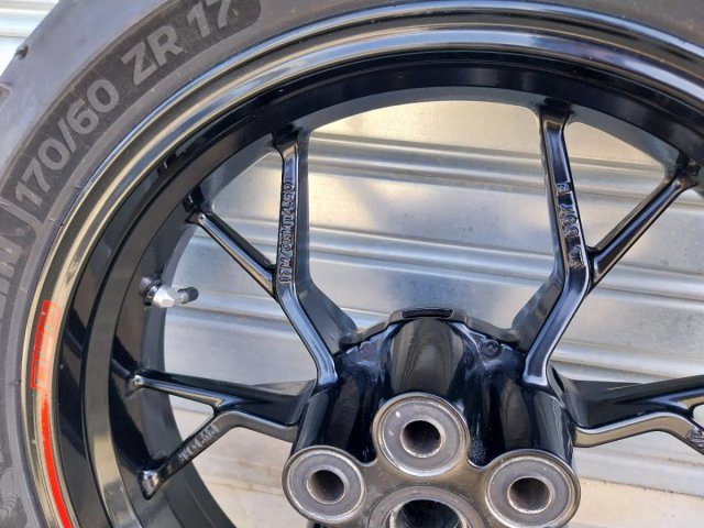 Ducati Multistrada 950 S ruedas trasera delantera