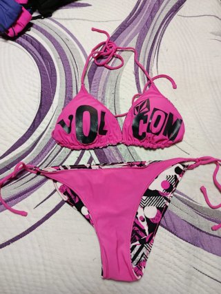 Lote 2 Bikinis y Bañador Negro Multicolor