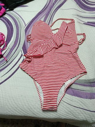 Lote 2 Bikinis y Bañador Negro Multicolor