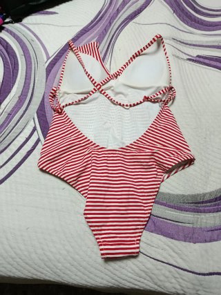 Lote 2 Bikinis y Bañador Negro Multicolor