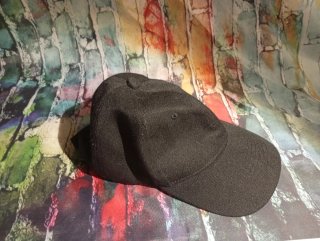 Gorra negra