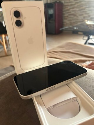 iPhone 16 128GB Plata/Blanco