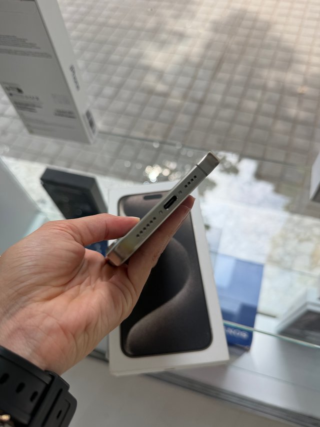 iPhone 15 Pro Max 512gb como novo