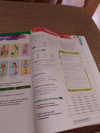 Libro de Francés Trop Bien.