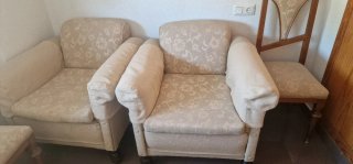 Sofá y 4 sillas + 2 sillones