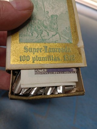 ANTIGUA CAJA DE PLUMINES, PLUMAS HIDALGO, SÚPER DINÁMICA, nueva sin uso