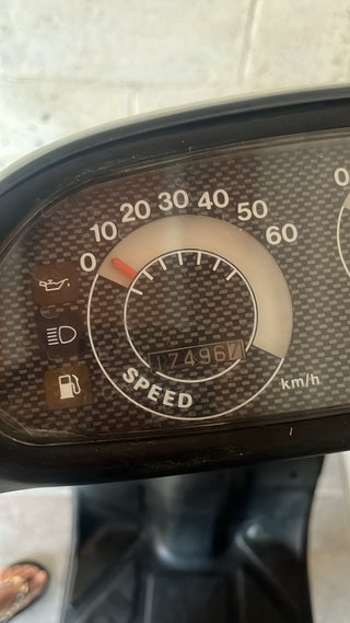 Moto Scooter Negra y Morada