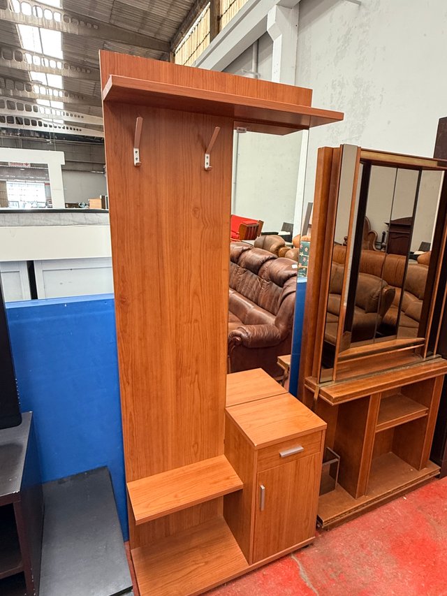 Mueble recibidor con espejo y cajón