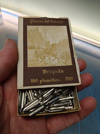 PLUMAS DEL HIDALGO 100 Plumillas BRIGADA 310 buen estado